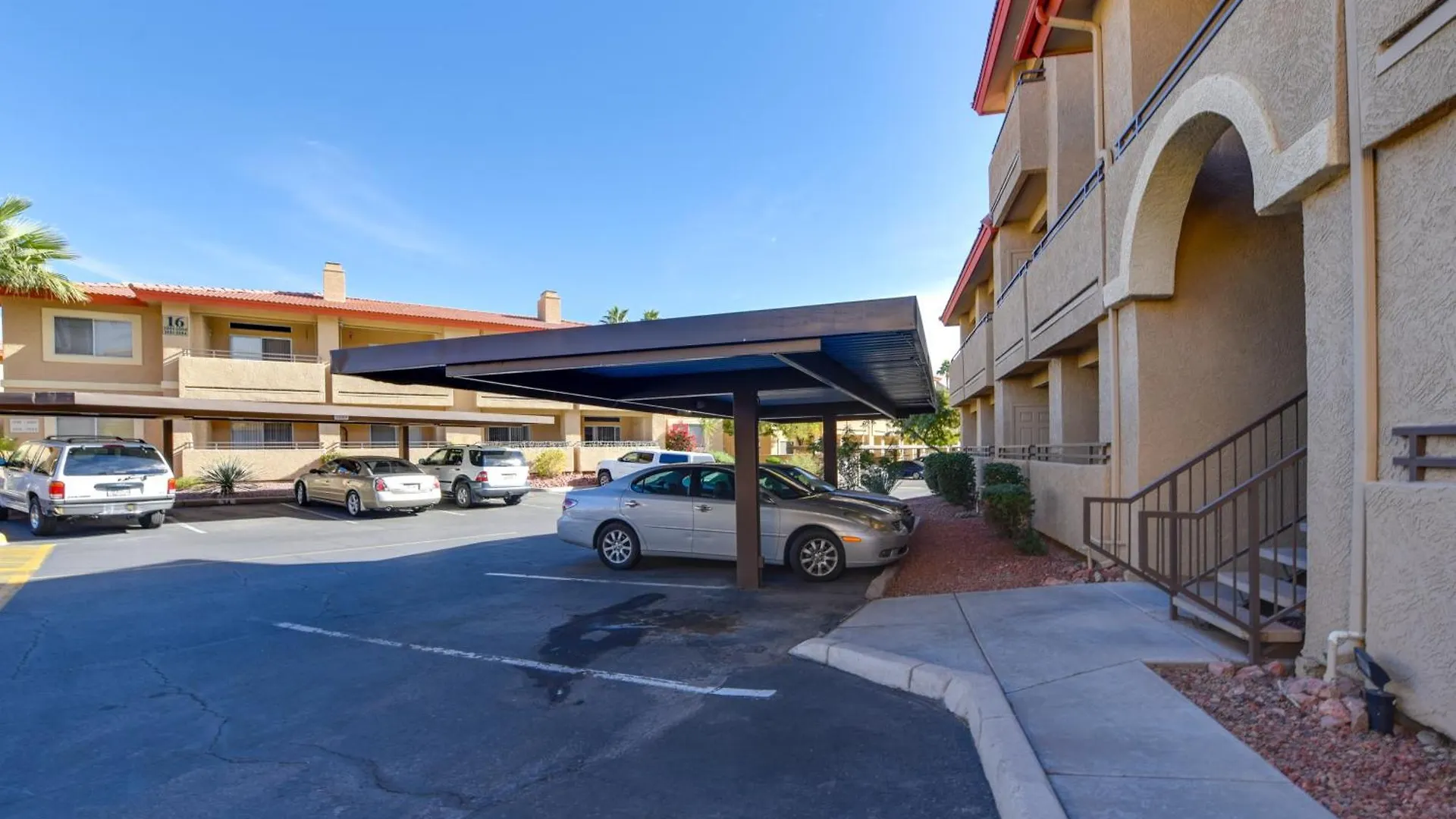 Phoenix Condo With Balcony And Spa - 14 Mi To Downtown 0*,  United States