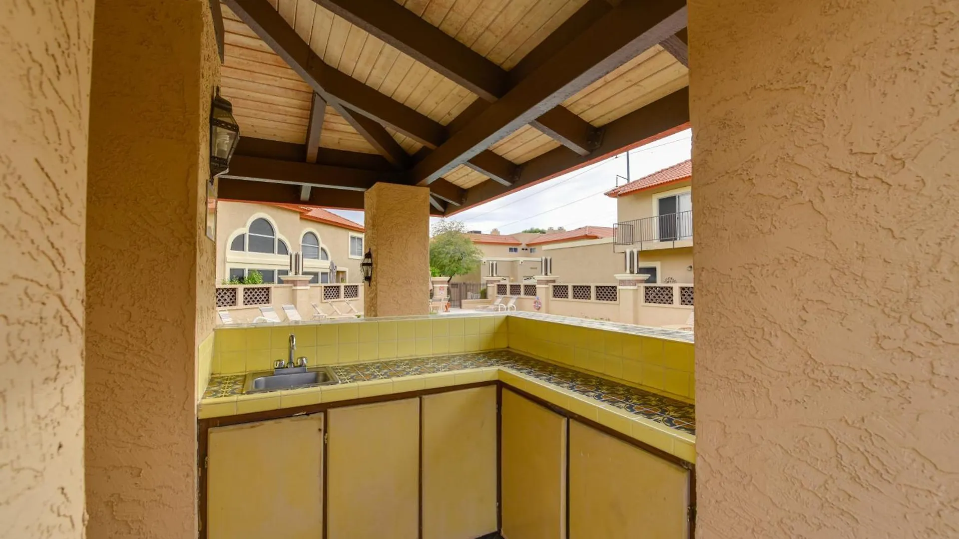 Apartment Phoenix Condo With Balcony And Spa - 14 Mi To Downtown