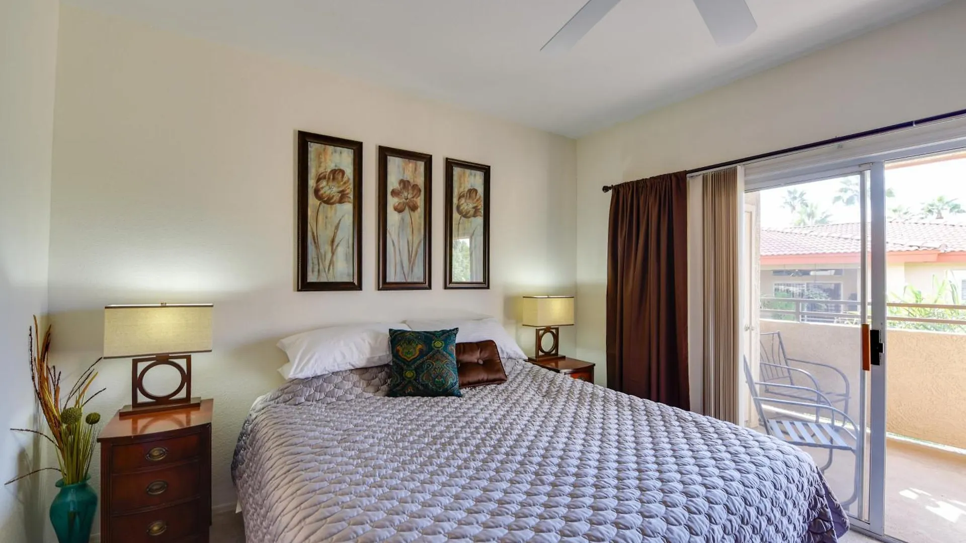Phoenix Condo With Balcony And Spa - 14 Mi To Downtown