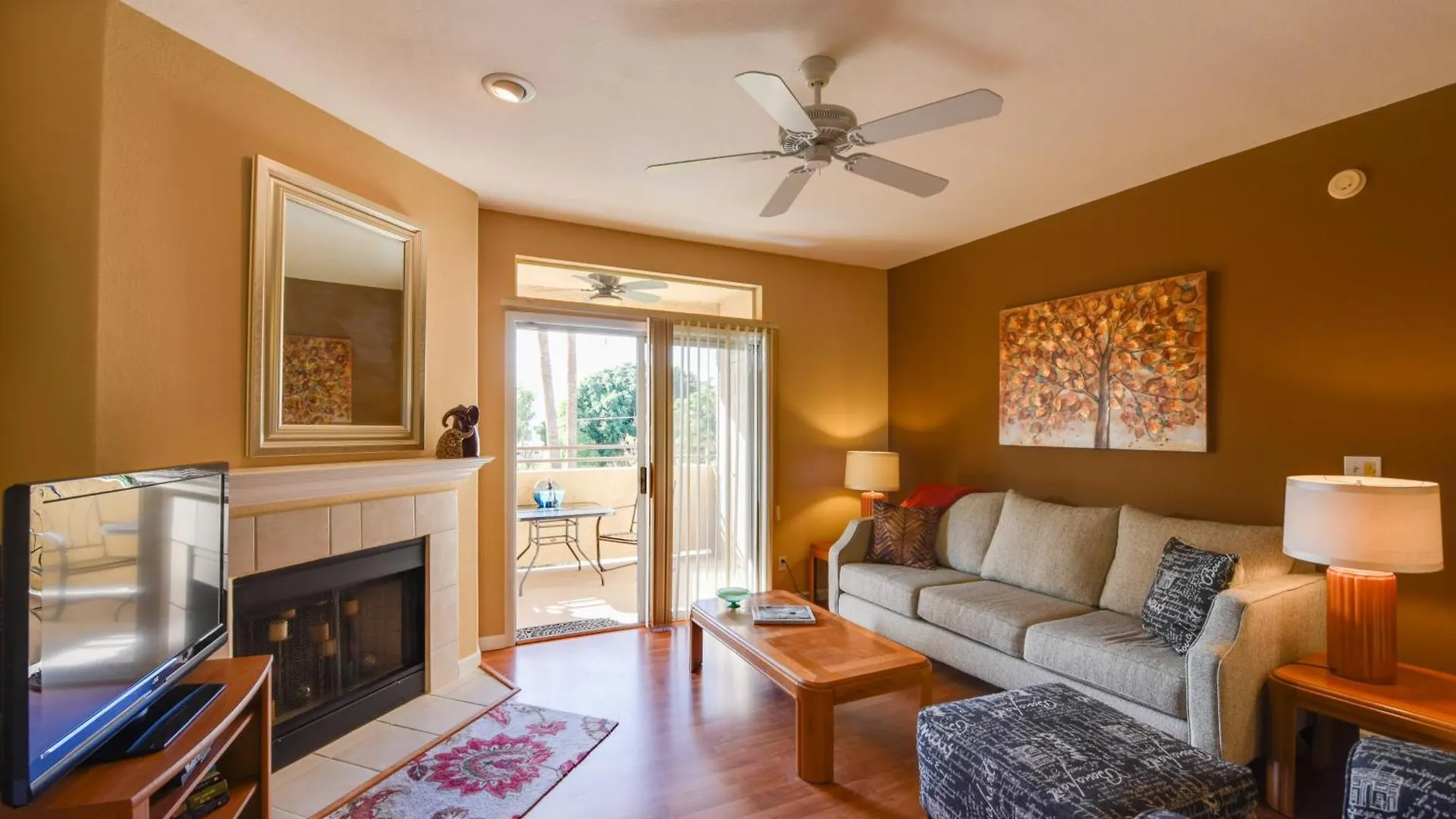 Apartment Phoenix Condo With Balcony And Spa - 14 Mi To Downtown