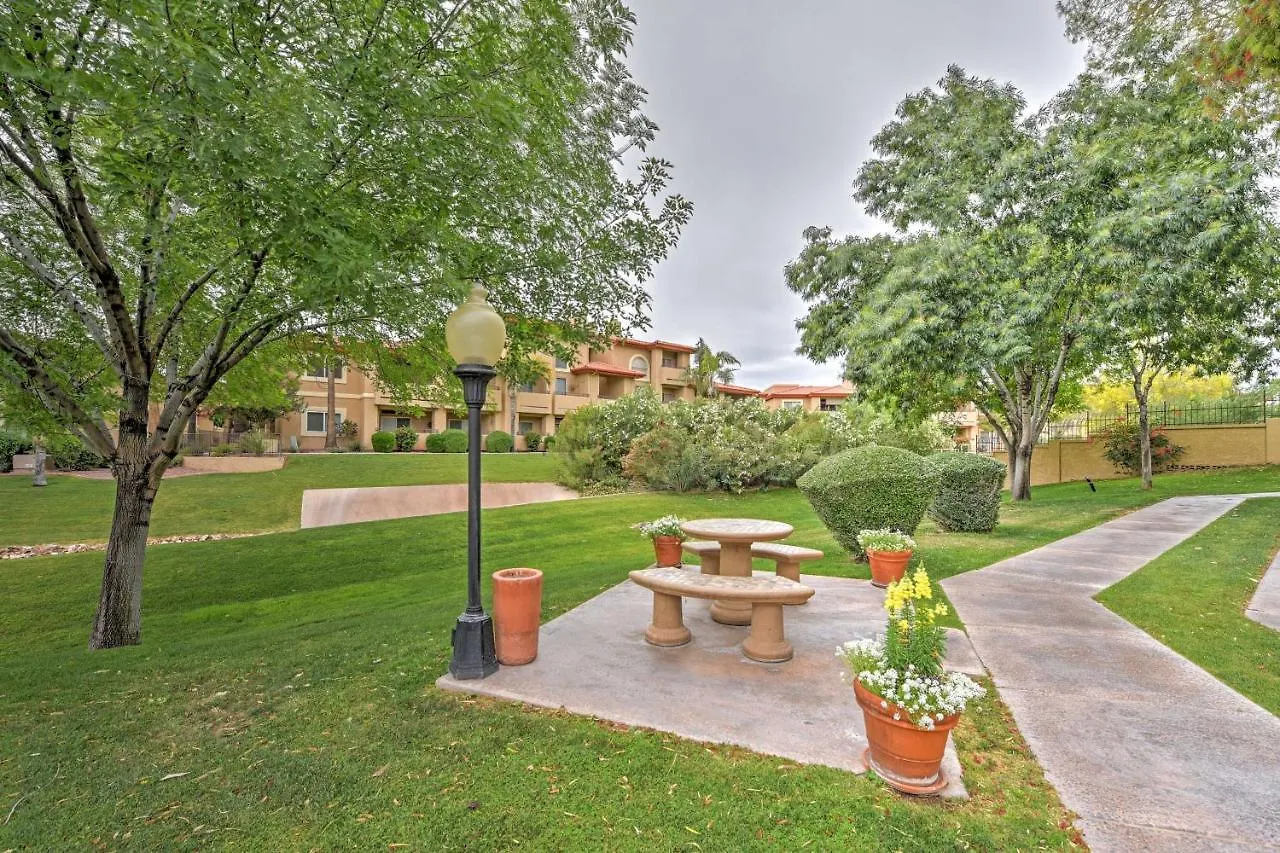 Phoenix Condo With Balcony And Spa - 14 Mi To Downtown 0*,  United States