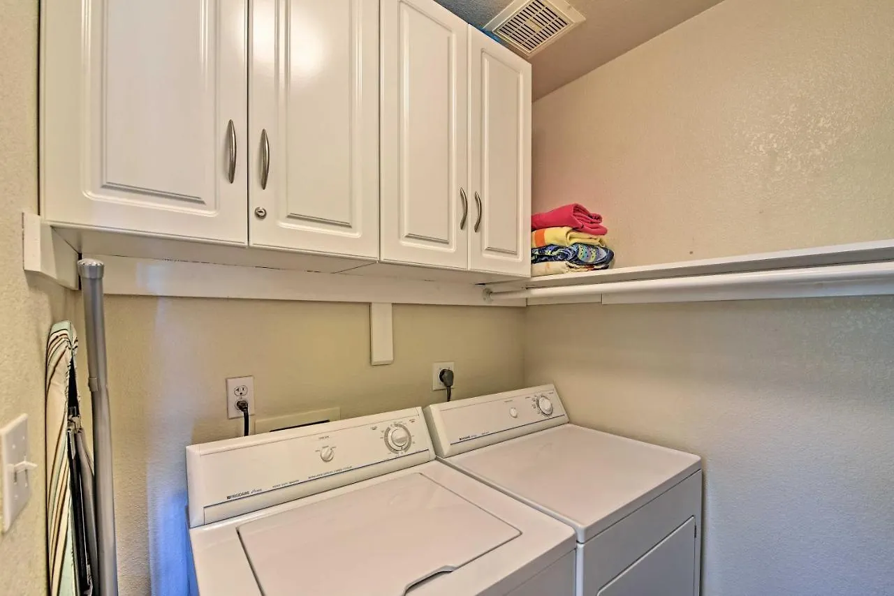 Phoenix Condo With Balcony And Spa - 14 Mi To Downtown